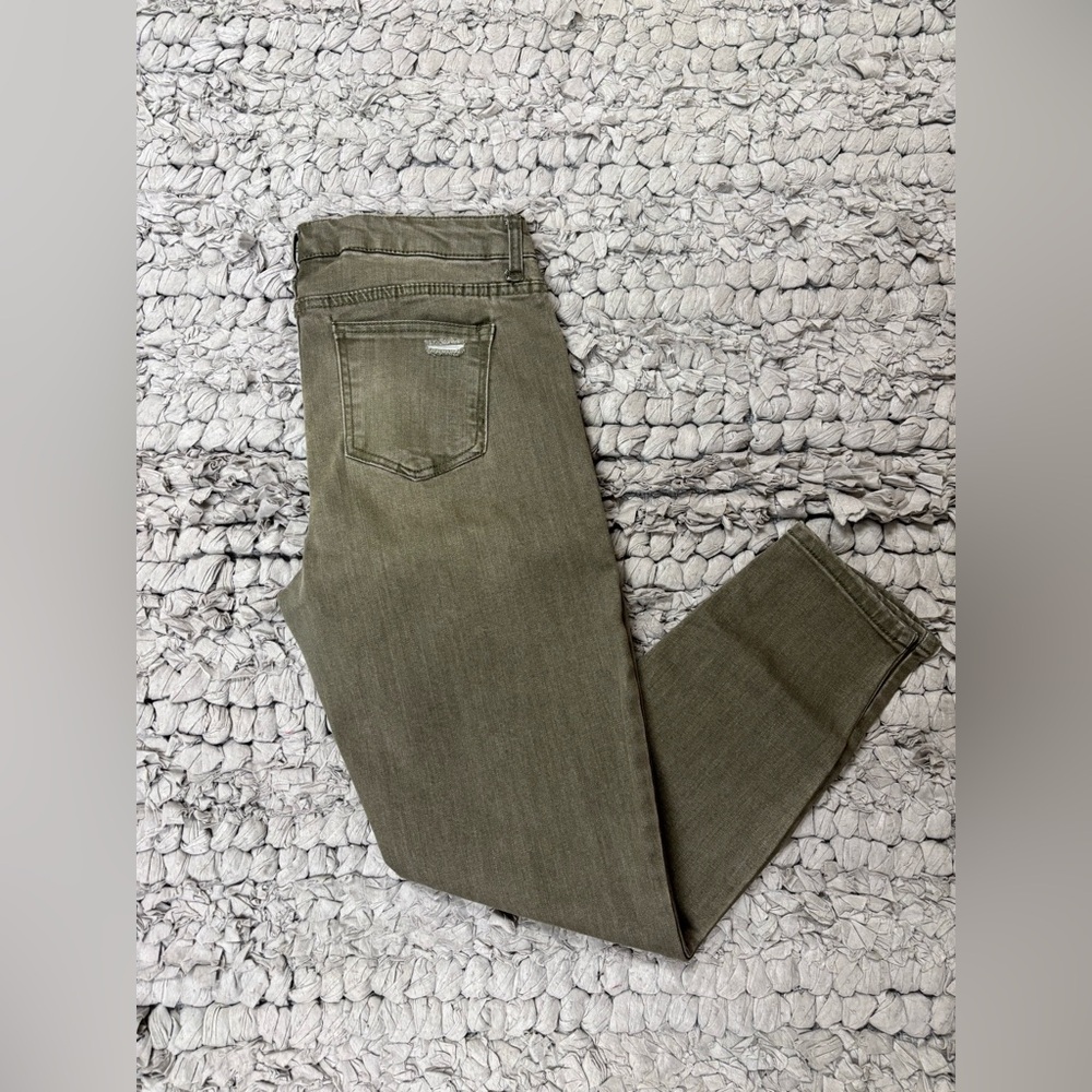 Celebrity Pink mid-rise ankle distressed skinny jeans